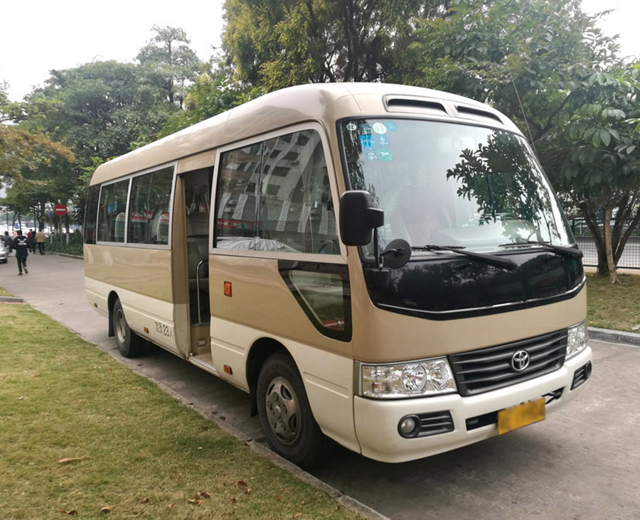 佛山禪城商務租車服務，22座豐田考斯特商務車是明智之選！